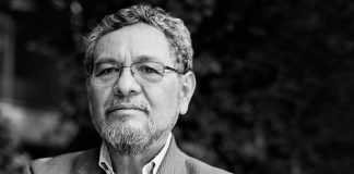 Élmer Mendoza: “Empatizo con Sheinbaum, está viviendo una situación compleja”