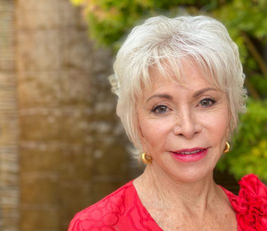 “La gente tiene mala memoria y tiende a idealizar a los caudillos”: Isabel Allende