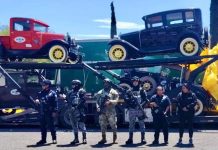 Recuperan nodriza con vehículos de colección en Puebla
