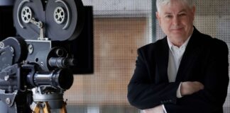 Jonathan Coe: “El humor se ha convertido en herramienta de guerra”