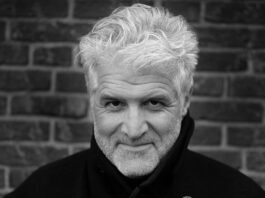 Gary Knight: “La forma en que se produce el periodismo de guerra supera la imaginación”
