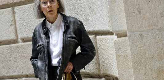 Anne Carson, del Camino de Santiago al Nobel: una peregrinación convertida en literatura