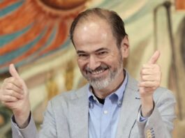 “Sólo se prospera en la discrepancia”: Juan Villoro